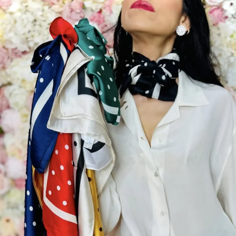 Foulard a pois