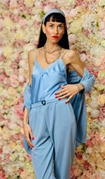 Top in raso con bordo in pizzo Clio - immagine 4