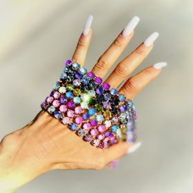 Collana di pietre colorate