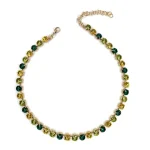 collana di pietre colorate