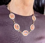 collana pietra colorata