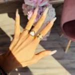 anello pietra colorata