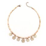Collana con fiori