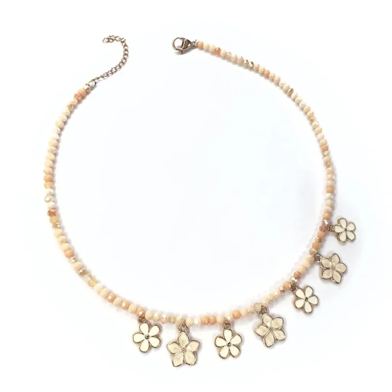 Collana con fiori