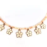 Collana con fiori