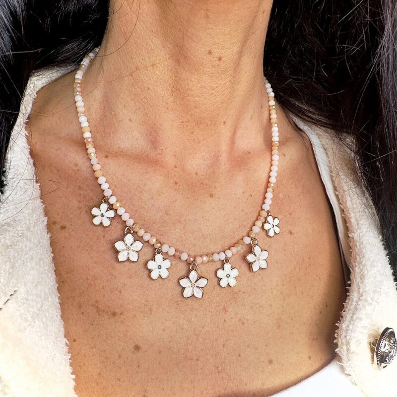 collana con fiori