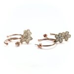 Orecchini con fiore