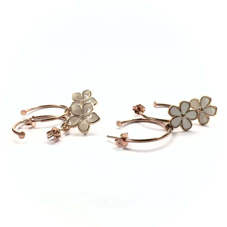 Orecchini con fiore