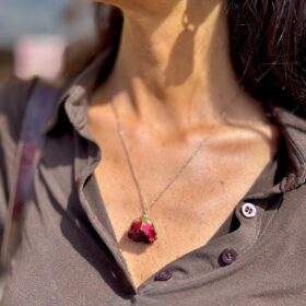 Collana rosa catena Amaranto Botanic
